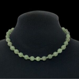 GERARD CONNEMARA Lightweight Celtic Green Marbled Bead Necklace w Screw-Clasp